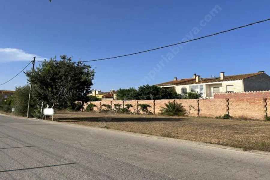 Renovation house with three plots
