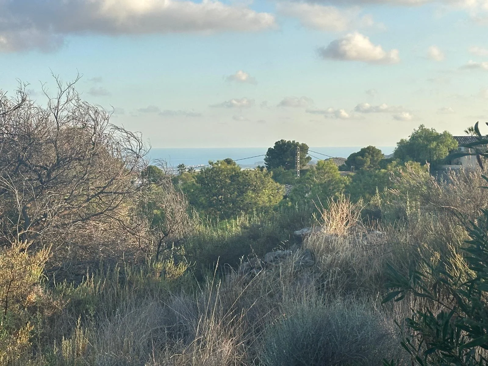 Parcela con vistas al mar de 2.100 m²