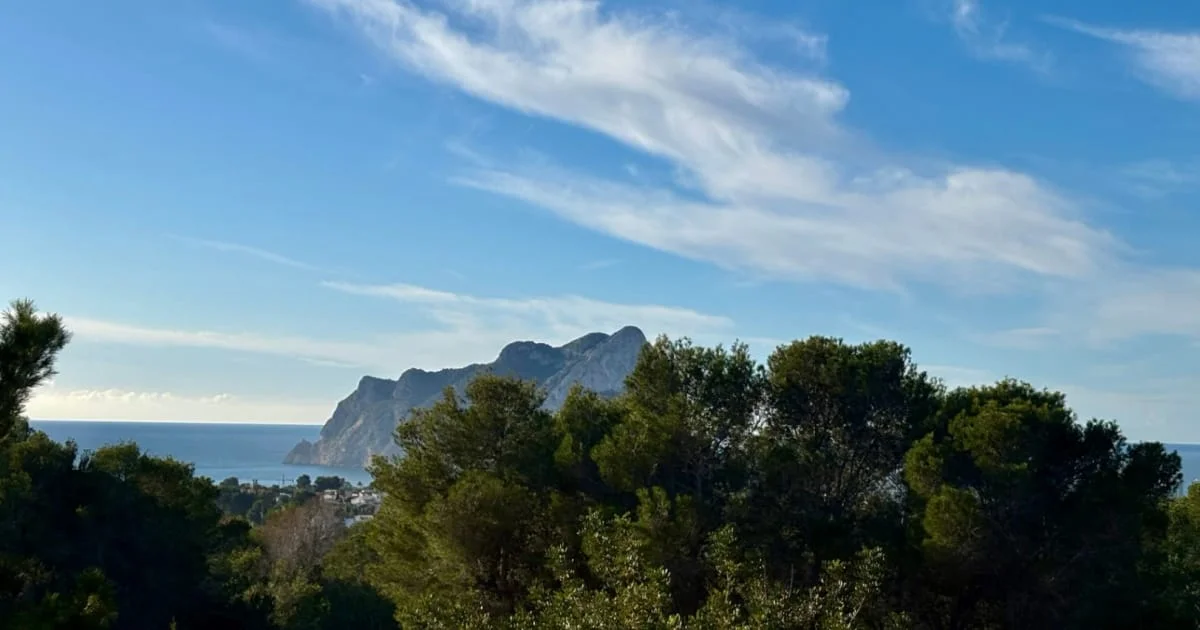 Parcela urbana en Benissa con vistas al mar