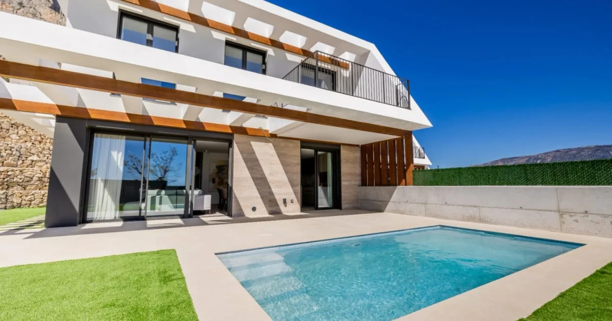 Villas nuevas cerca de Polop, tres dormitorios
