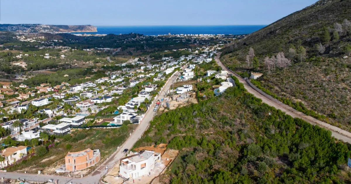 Buildable Jávea plot with sea views