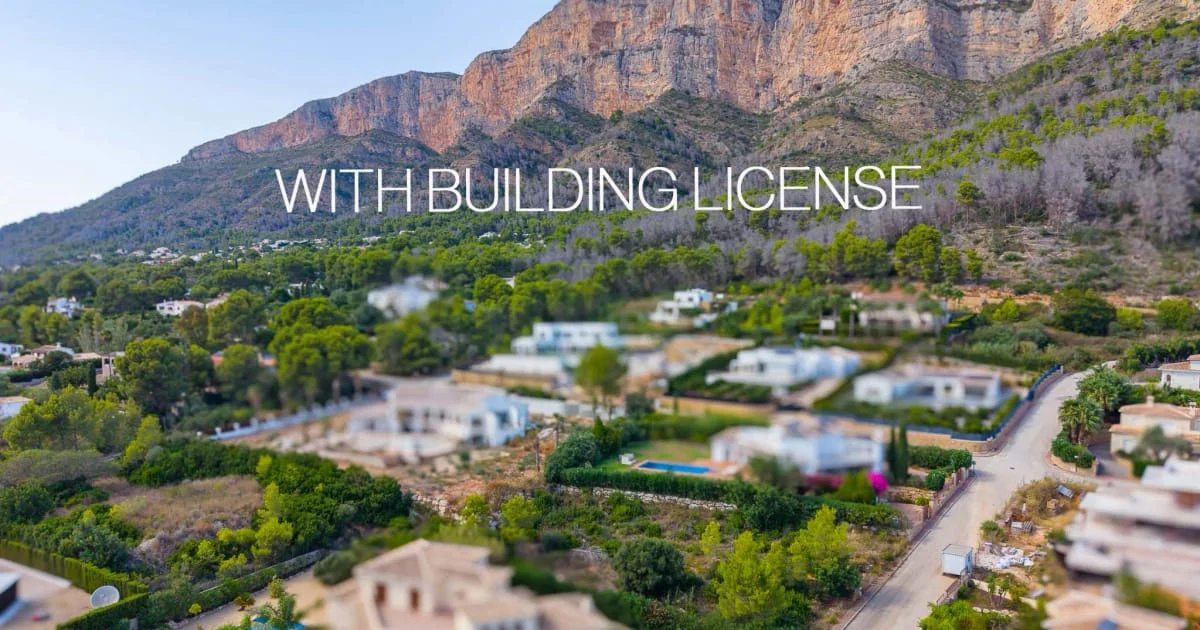 Buildable Montgó plot with villa project
