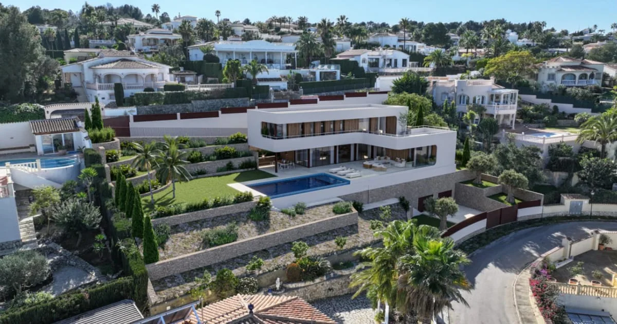 Proyecto de villa con licencia y vistas al mar