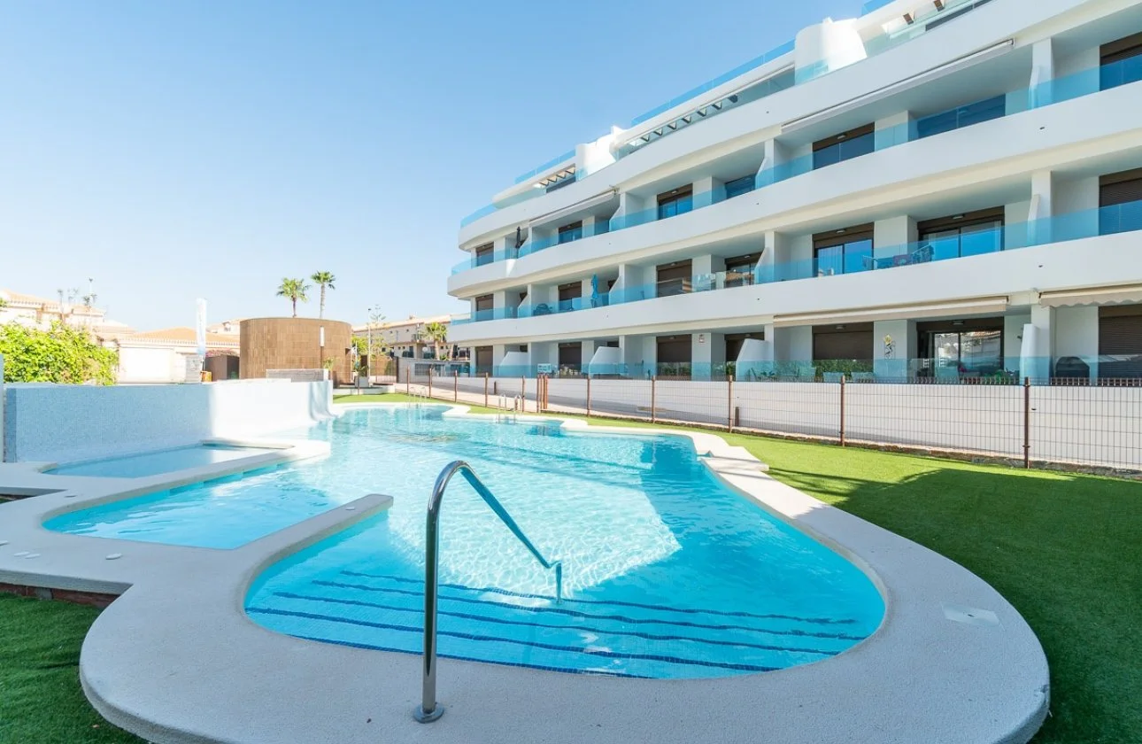 New-build coastal apartment, 3 bedrooms