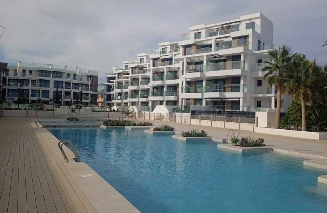 Beachfront new-build penthouse, 3 bedrooms