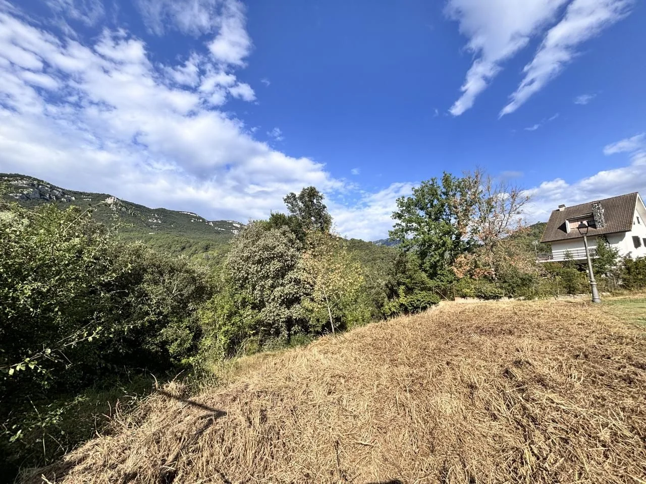 Developable plot in Albanyà, 565 m²