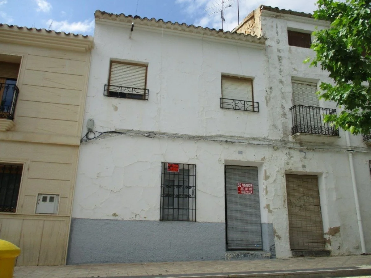 Casa céntrica en Montealegre de 230 m²