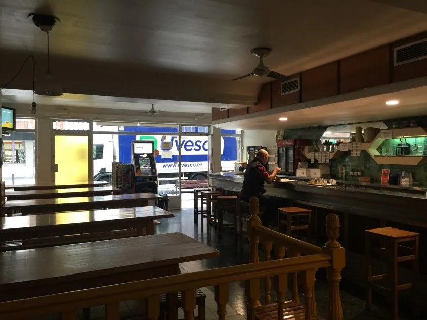 Local a pie de calle con sótano