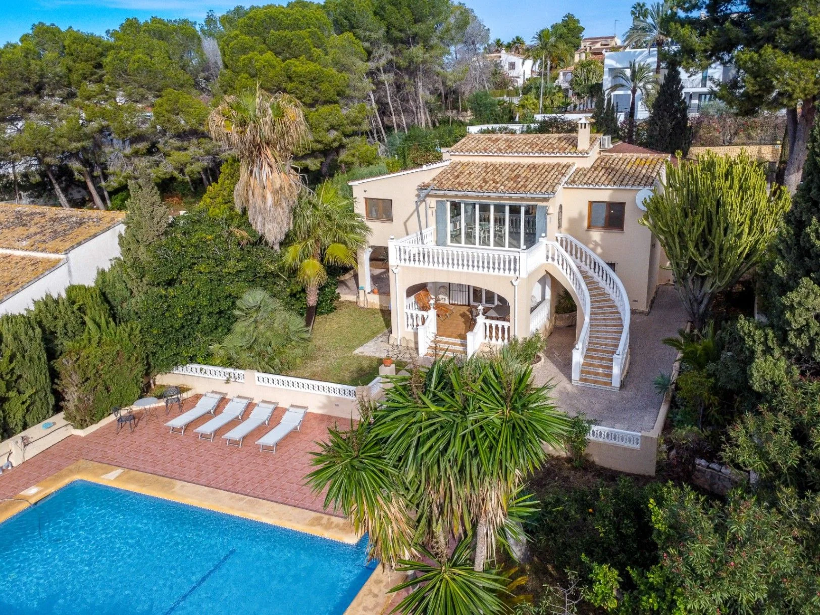 Villa privada renovada en Moraira, 3 dormitorios