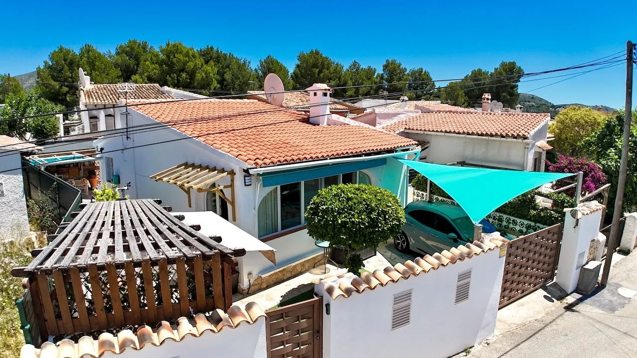 Villa reformada en Moraira, 85 m² y jacuzzi