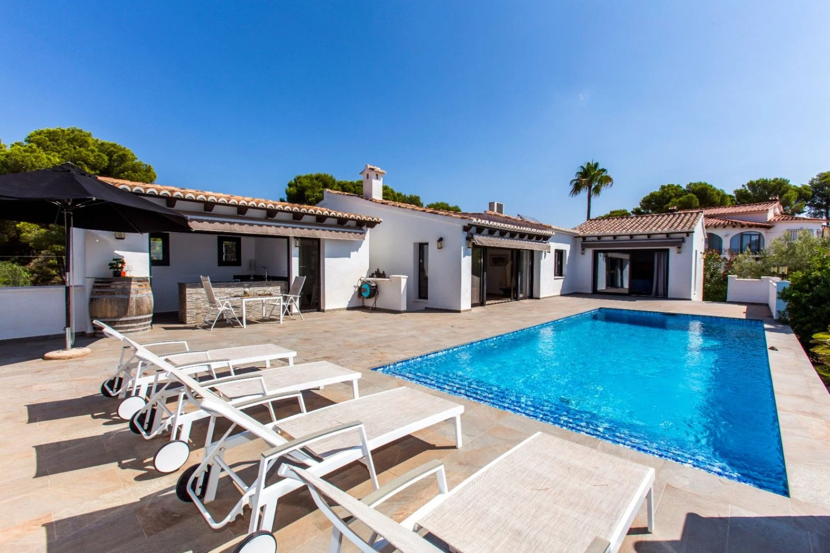 Renovated Moraira villa with sea views
