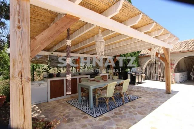 Casa de campo modernizada, cuatro dormitorios
