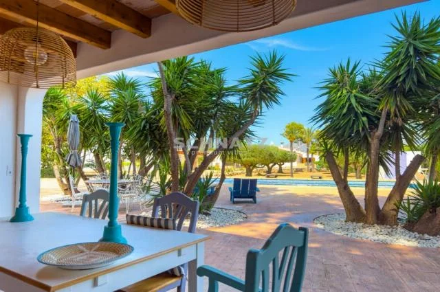 Private finca with 5 bedrooms, mountain views