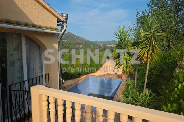 Villa en Parcent con potencial de alquiler