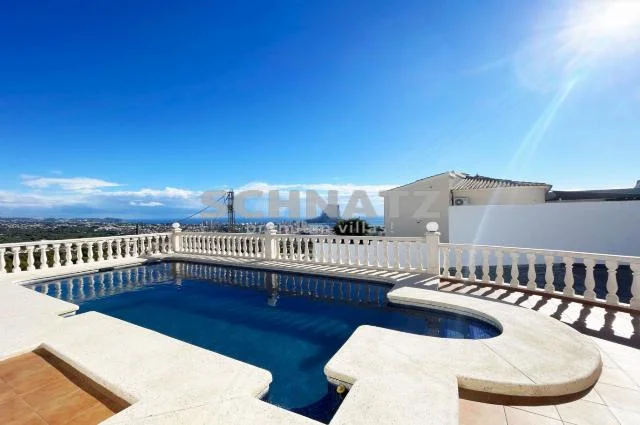 Sea-view villa in Calpe, 4 bedrooms