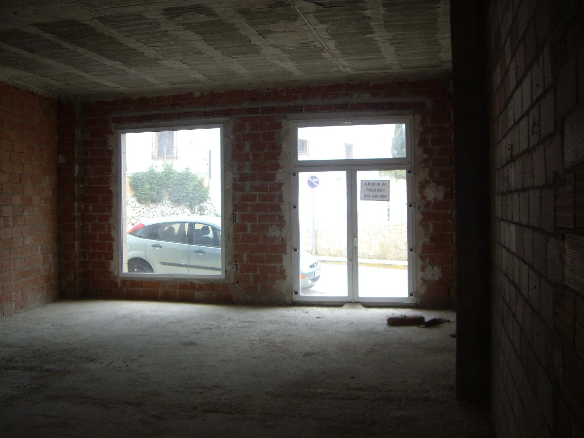 Ground-floor commercial unit with patios