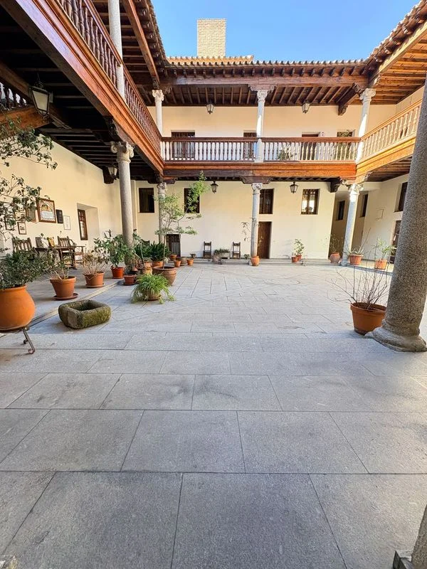 Historic Toledo duplex with parking