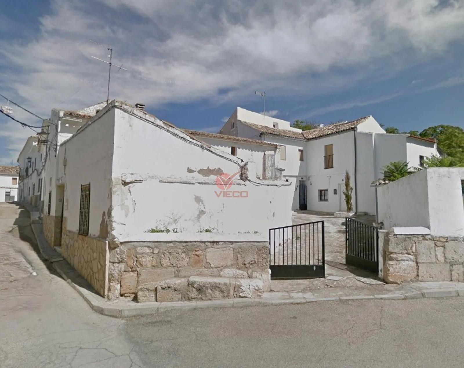 Four-bedroom house in Belmonte