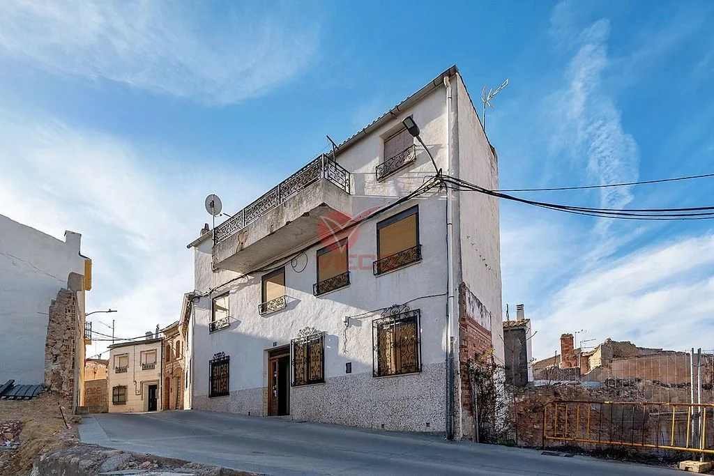 Casa para reformar de 4 dormitorios en San Lorenzo