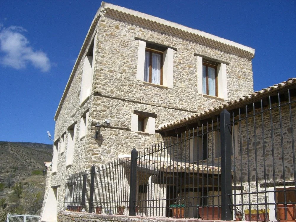 Rehabilitated mountain masía with five bedrooms