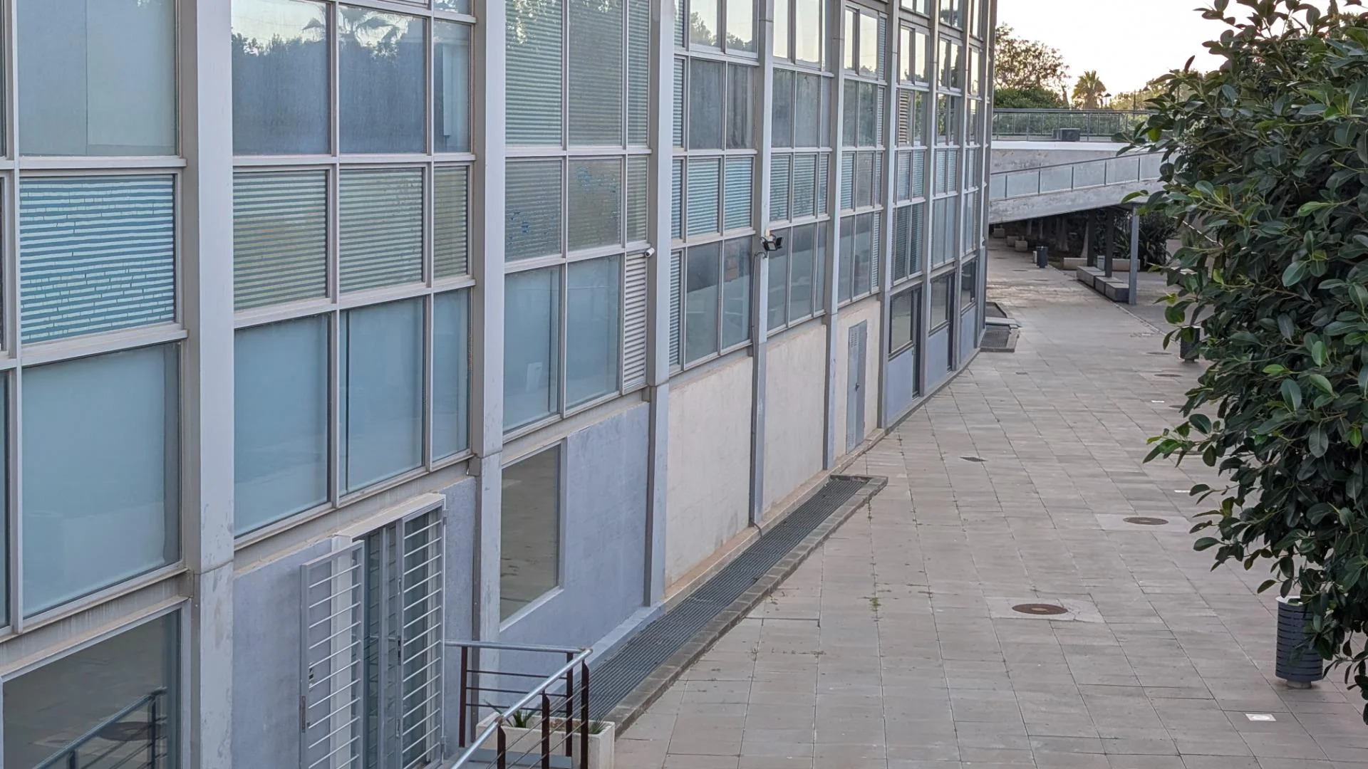 162 m² commercial unit in Valencia