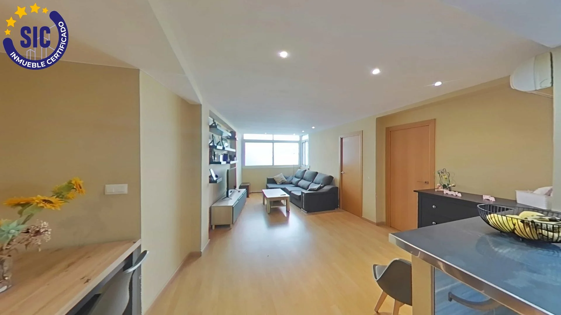 Renovated three-bedroom flat in Benimaclet