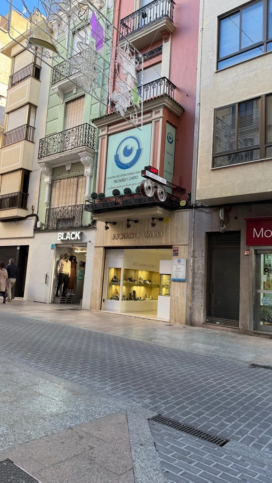 Mixed-use building, Ronda Mijares, 479 m²