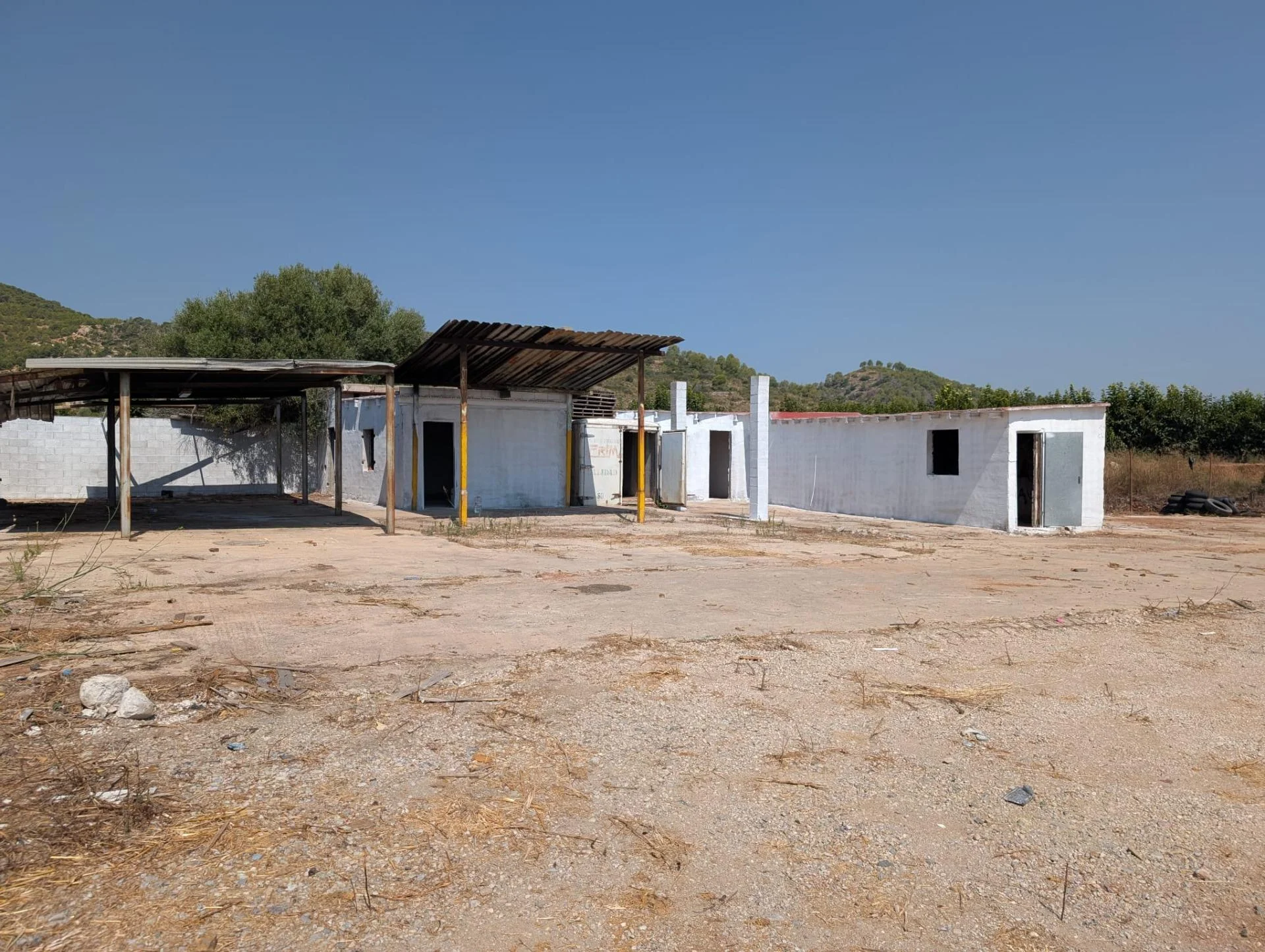 Rustic plot with 224 m² construction