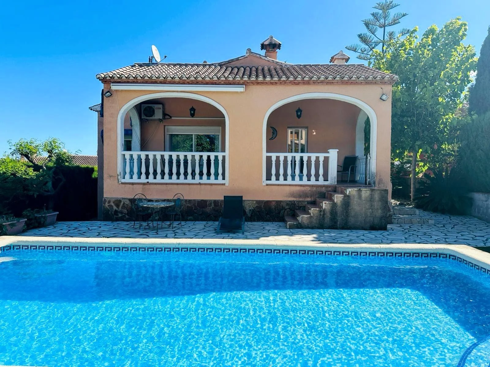 Detached chalet with private pool