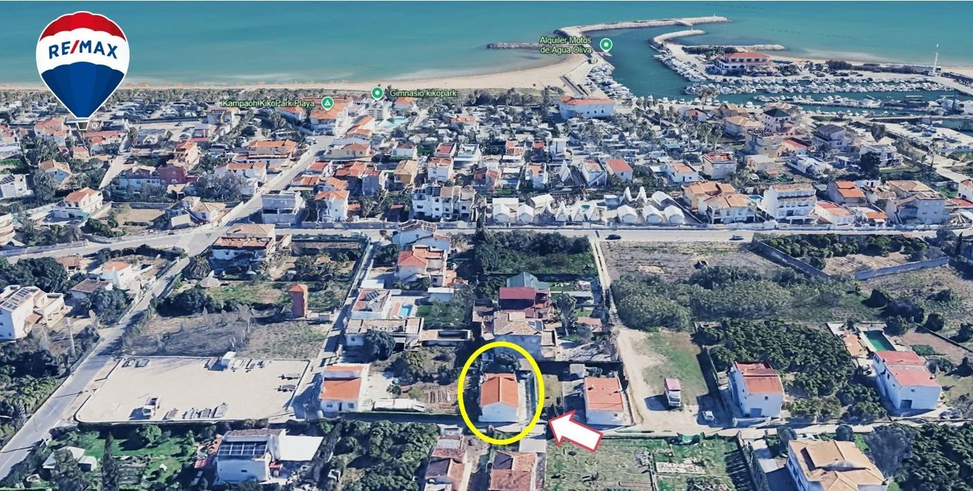 Coastal chalet with expansion potential