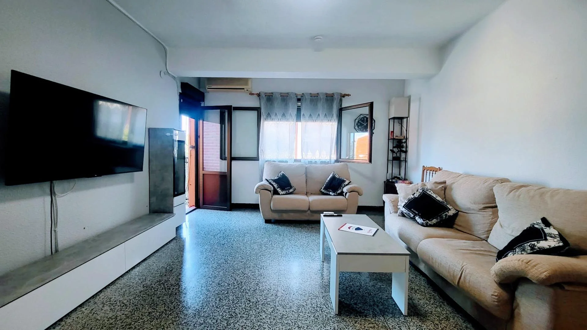 Central Xàtiva flat, 3-bedroom rental potential