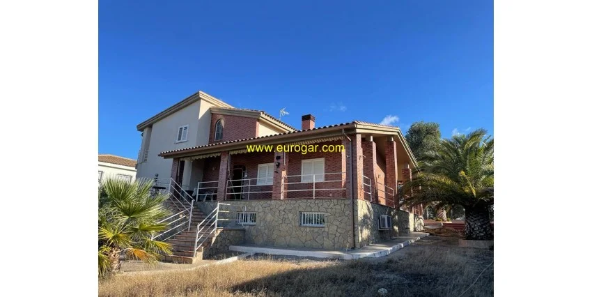 Large nine-bedroom chalet in Chiva