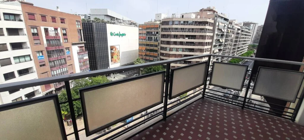 Central Valencia flat, 242 m², terrace