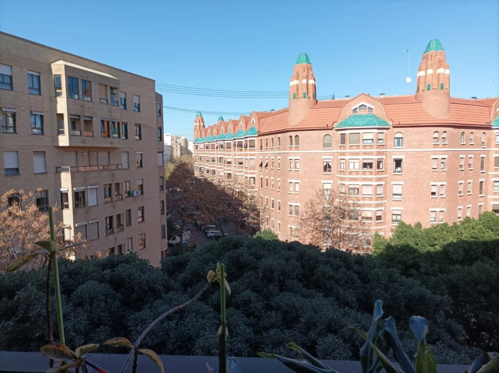 Arrancapins flat with 196 m²