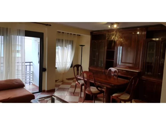 Piso luminoso de cuarta planta, 3 habitaciones