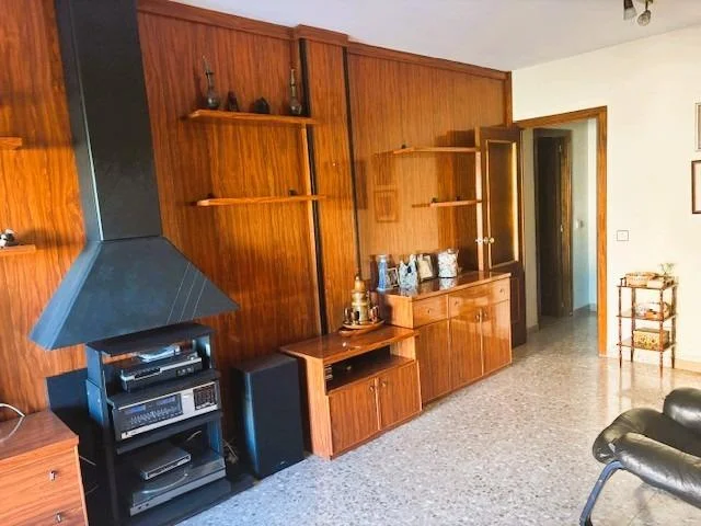 Amplio piso de cuatro dormitorios en Patraix