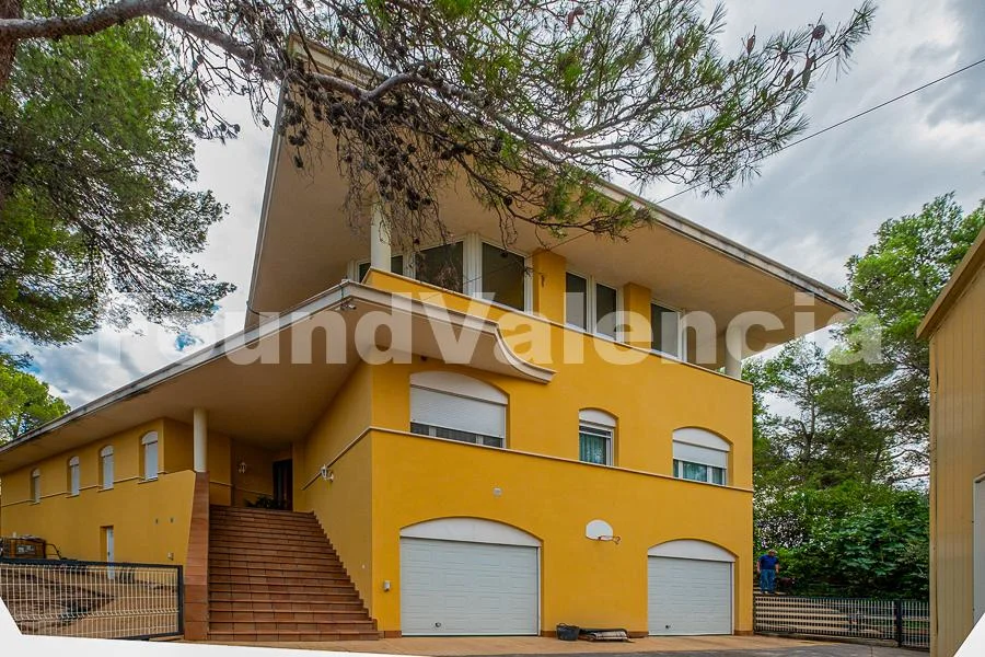 Gran villa de montaña, 750 m², jardines