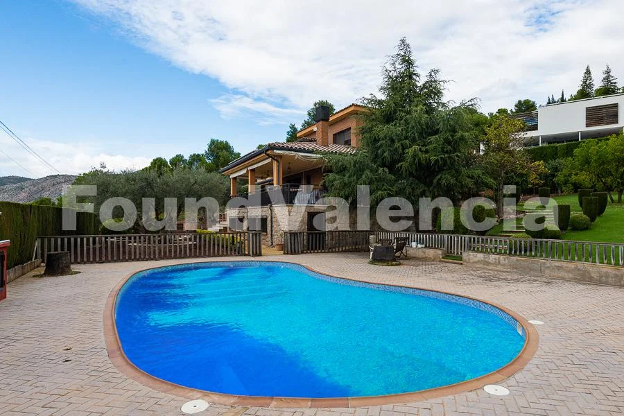 Large villa with golf views, 7 bedrooms