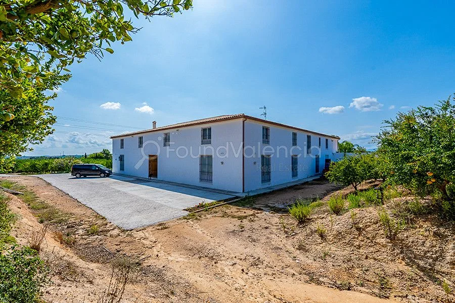 Gran finca con parcela de 25.000 m²