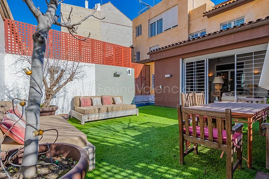 Villa reformada en Valencia, 7 dormitorios