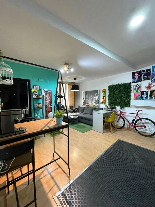 Reformed three-unit building, 5 bedrooms