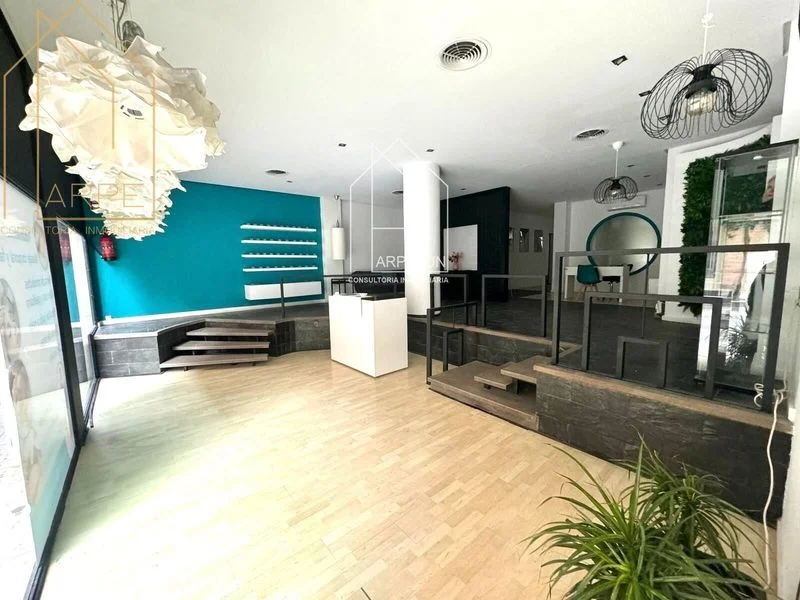 Central Ontinyent commercial unit, 178 m²