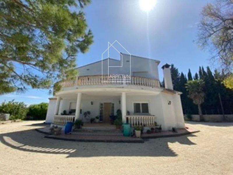 Chalet en Ontinyent con parcela de 3.033 m²