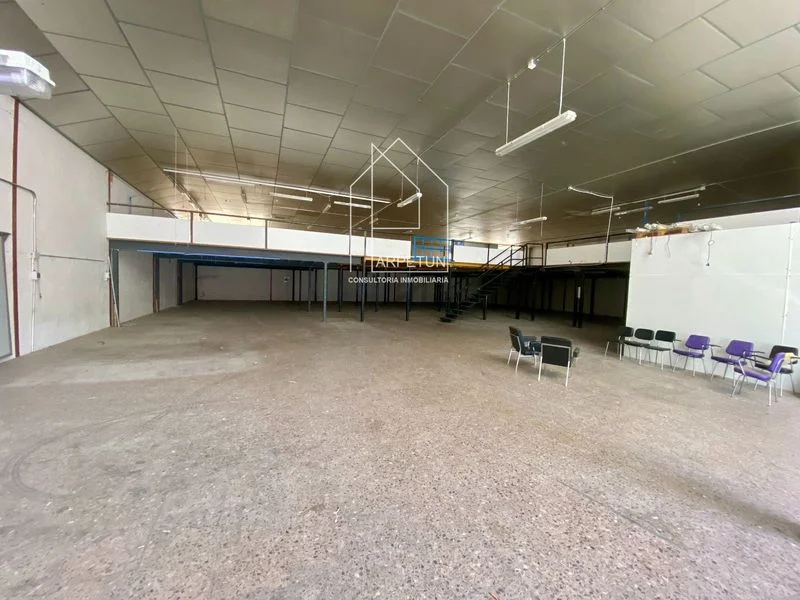 Nave industrial con altillo de 600 m²