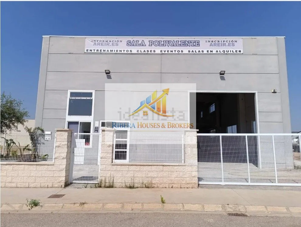 Nave industrial con parcela de 2.000 m²