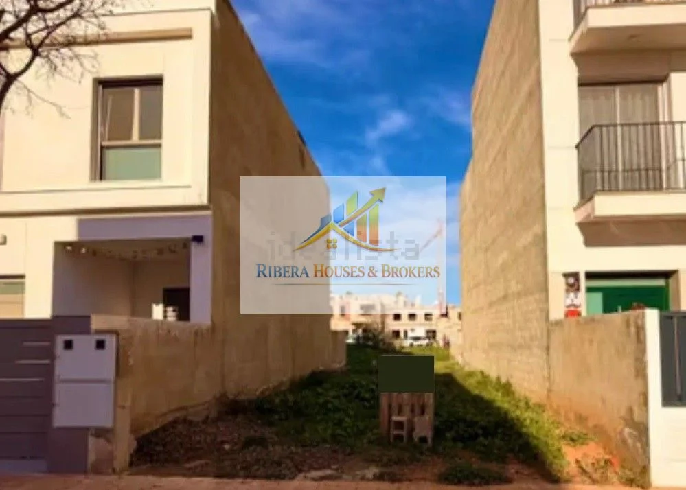 Urban plot in Albal, 120 m²