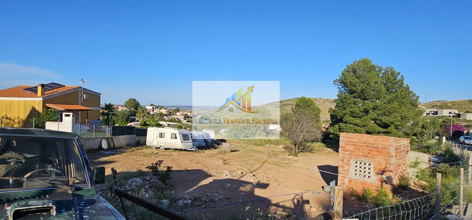 Parcela urbana en Montroy con vistas