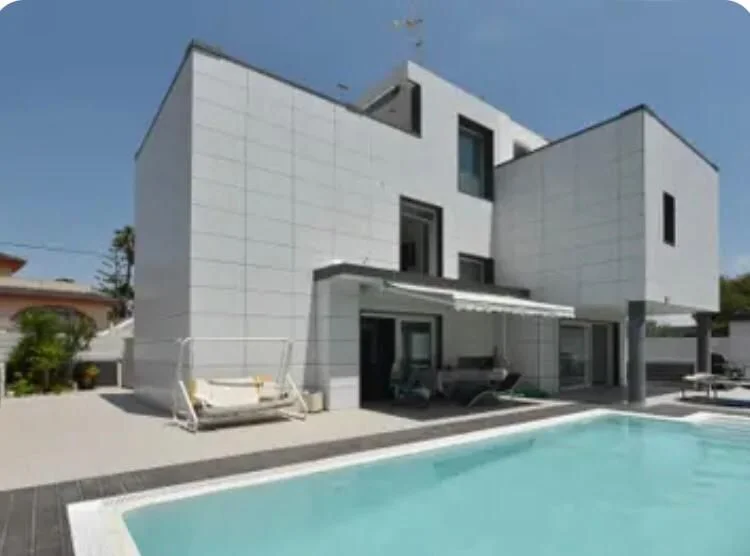 New-build El Vedat chalet, five bedrooms