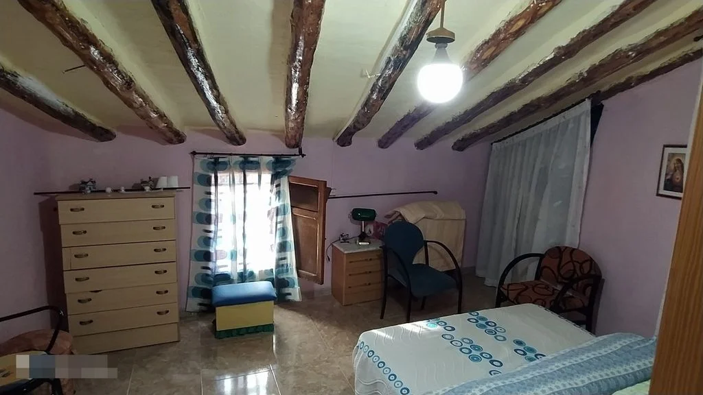 Two-storey house in Cuevas, 3 bedrooms
