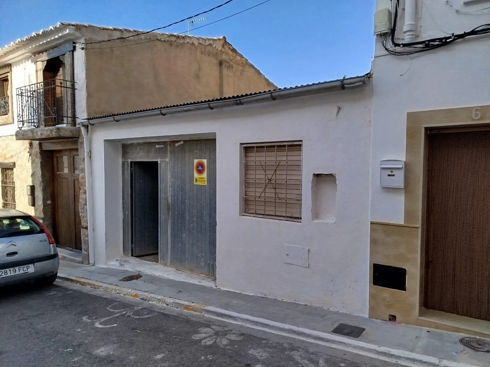 Warehouse on 157 m² plot